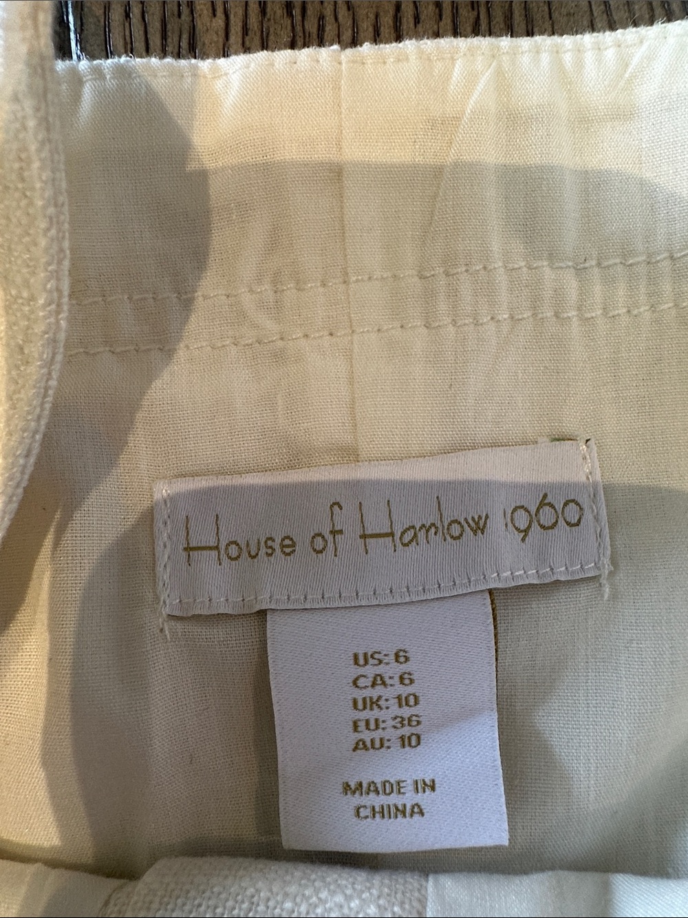 House of Harlow 1960 Cream Linen Romper with Tortoiseshell Buckle - Picture 2 of 7